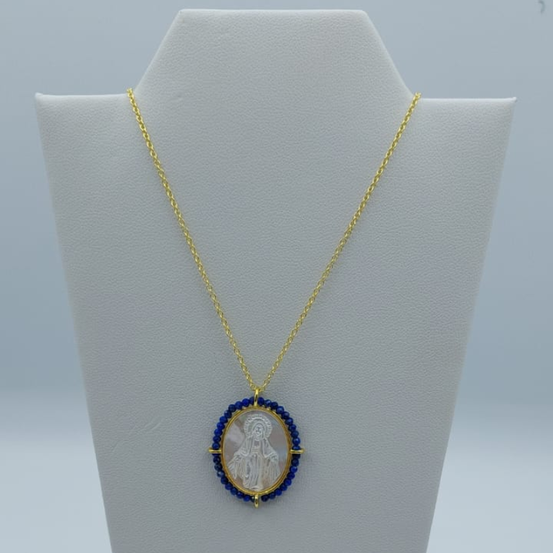 Cadena Con Virgen Milagrosa Engastada Con  Azul Mediana Con Zafiro