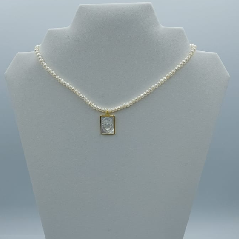 Collar  Corazon De Jesus Con Perla