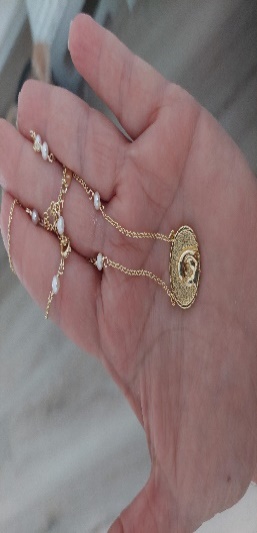 Cadena Tipo Corbata Corazones Plane Dorado